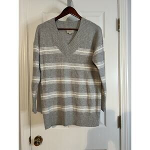 LOFT Outlet Striped V Neck Sweater Womens Medium Gray White Tunic Knit Pullover